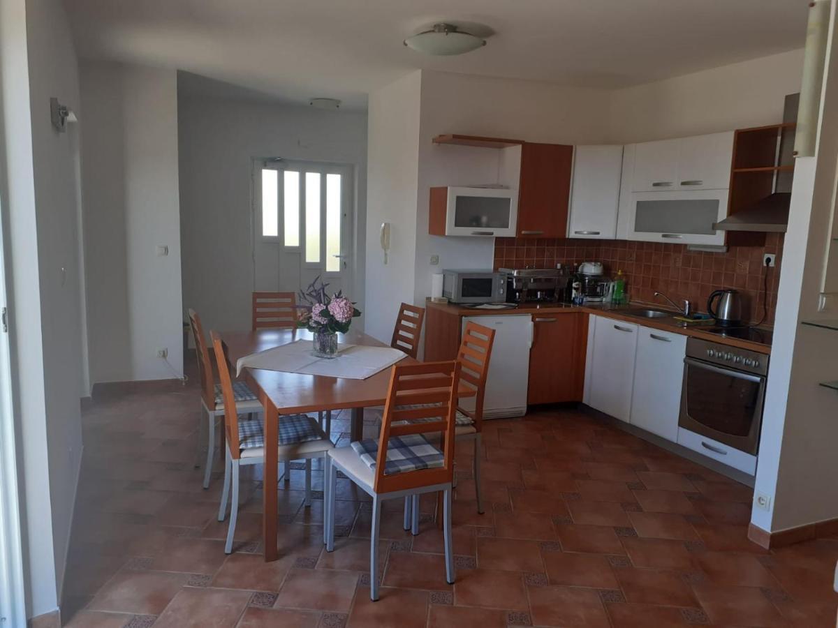 Apartments Ilicic Супетар Екстериор снимка