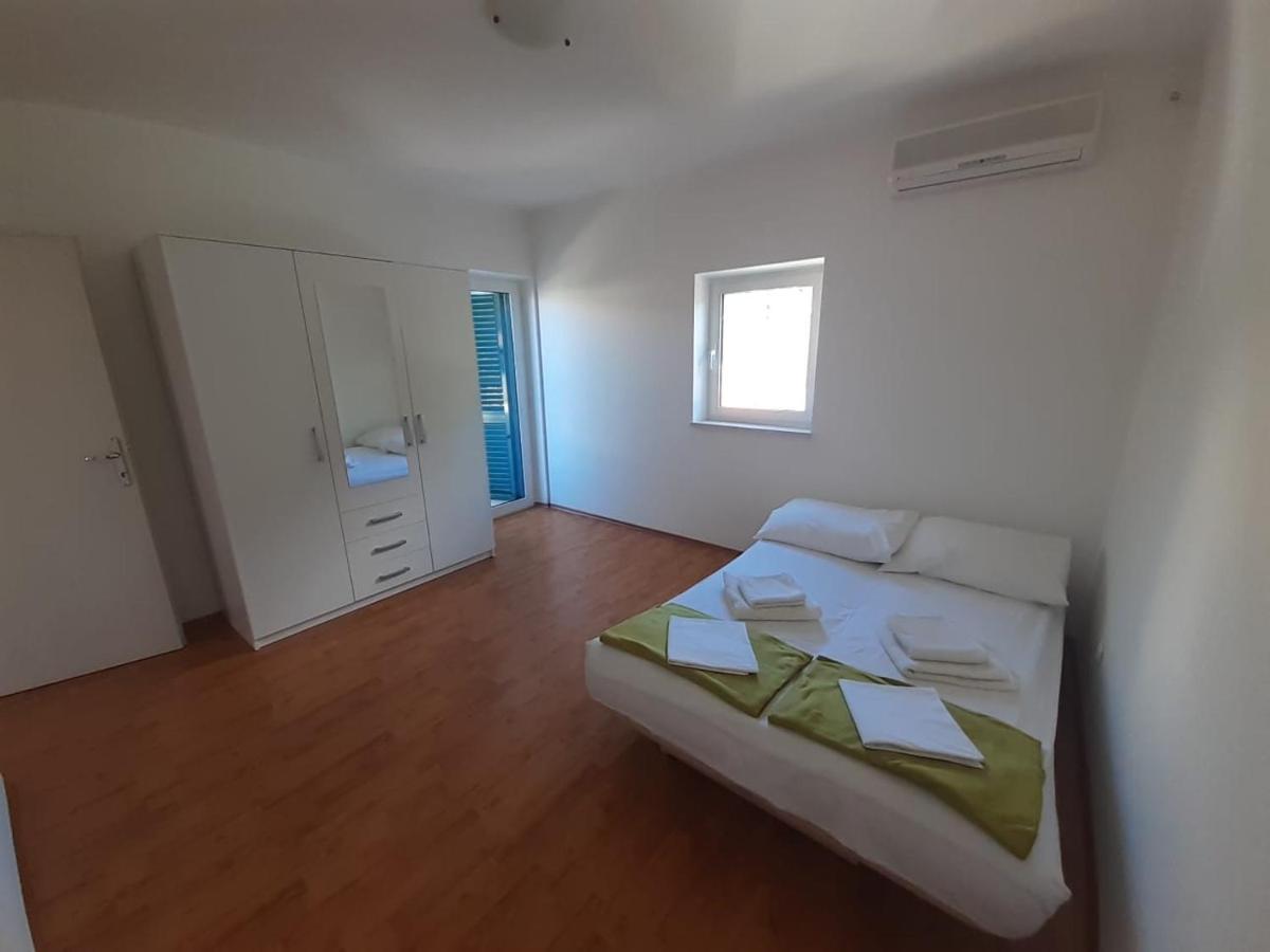 Apartments Ilicic Супетар Екстериор снимка