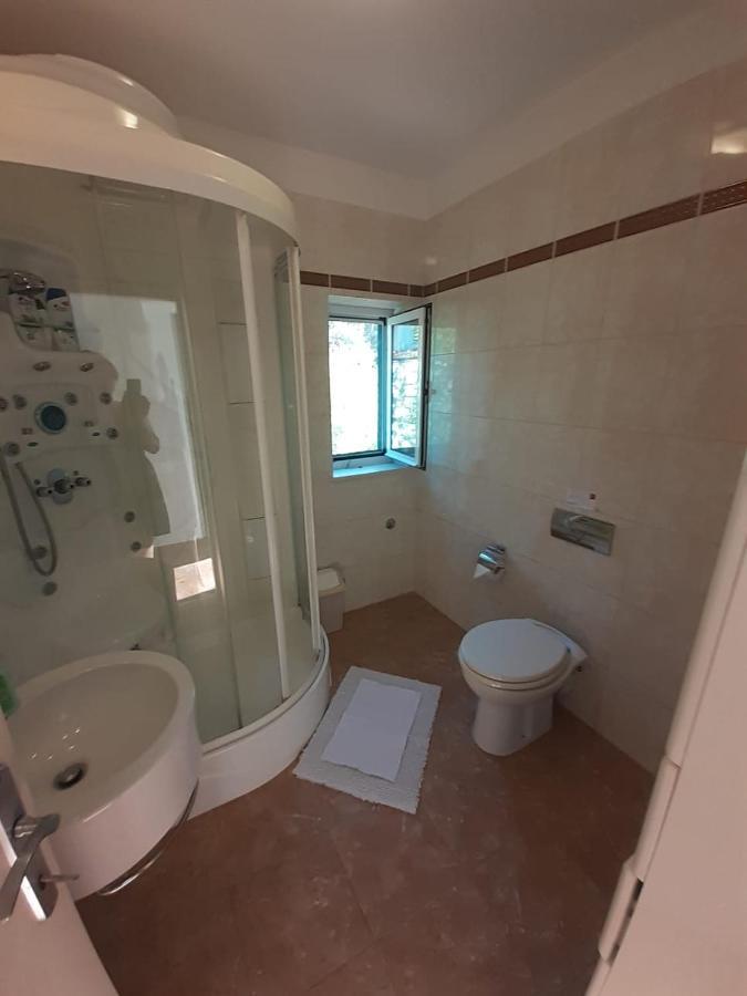 Apartments Ilicic Супетар Екстериор снимка