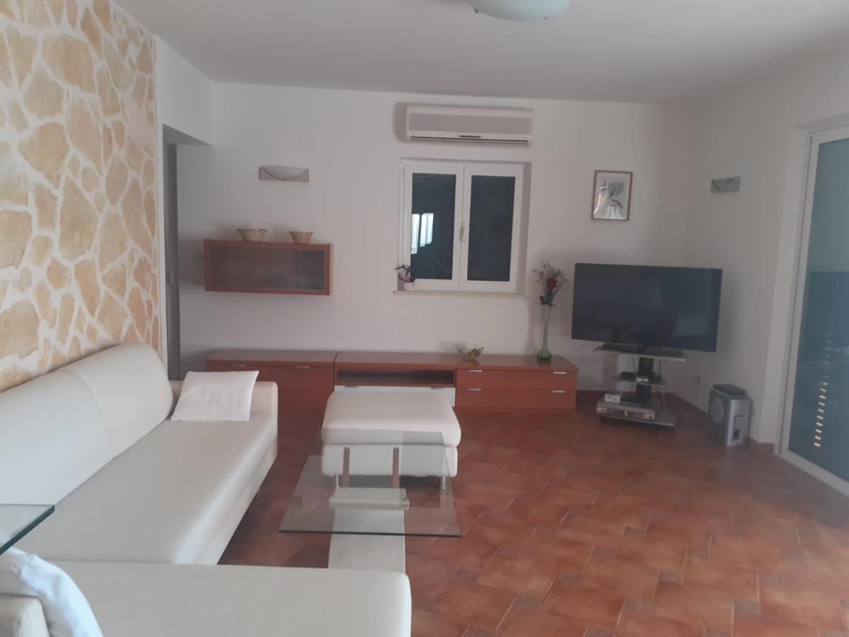 Apartments Ilicic Супетар Екстериор снимка