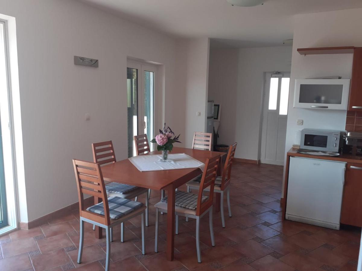 Apartments Ilicic Супетар Екстериор снимка