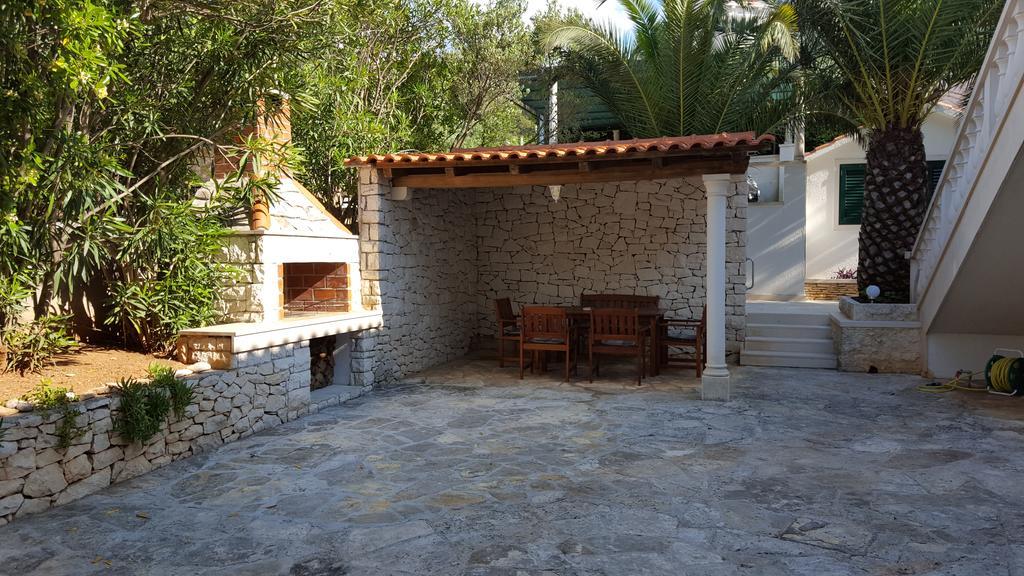 Apartments Ilicic Супетар Екстериор снимка