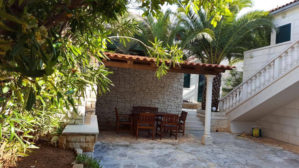 Apartments Ilicic Супетар Екстериор снимка